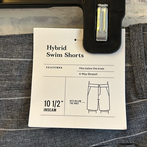 Goodfellow NWT Men’s Hybrid Swim Shorts Gray White Stripes 10.5” inseam Sz 28 - Picture 5 of 6